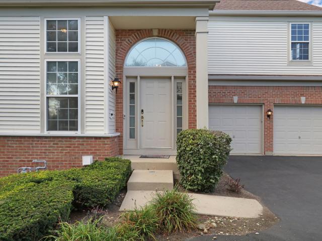 Townhouse for sale in Mchenry, Illinois