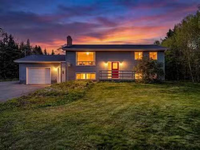 House for sale in Hatchet Lake, Nova Scotia