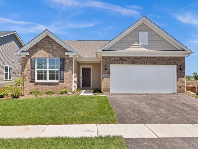 House for sale in Lindenhurst, Illinois