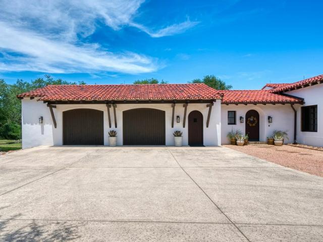 House for sale in Bandera House for sale in Bandera