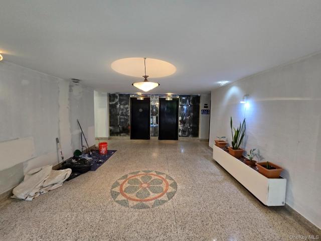 Property for sale in The Bronx, Arverne