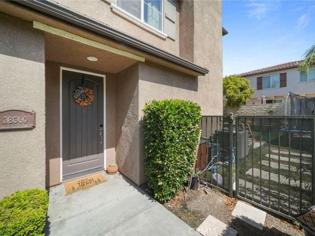 Townhouse for sale in Canyon Country, California