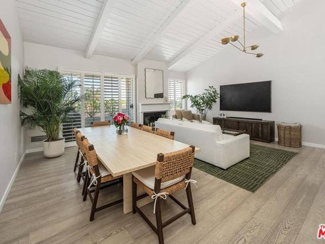 Townhouse for sale in Malibu, California