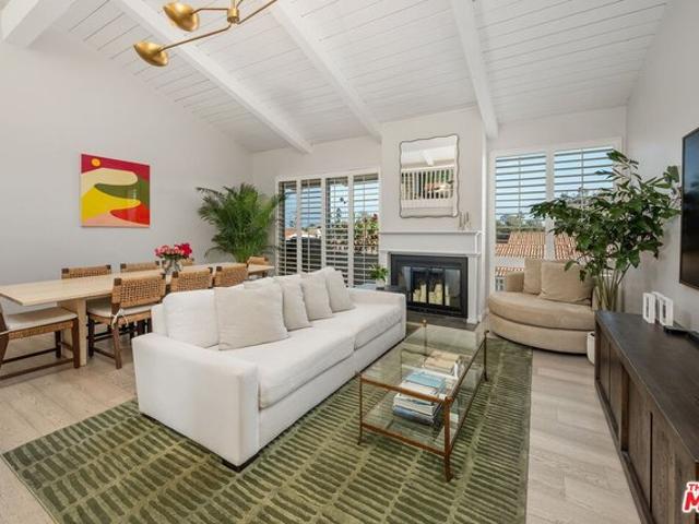 Townhouse for sale in Malibu, California