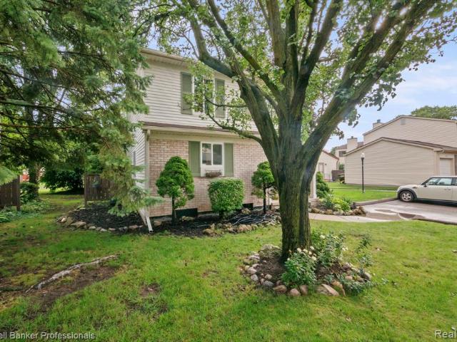 Condo for sale in Troy, Michigan