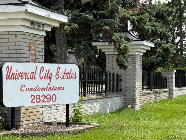 Condo for sale in Warren, Michigan