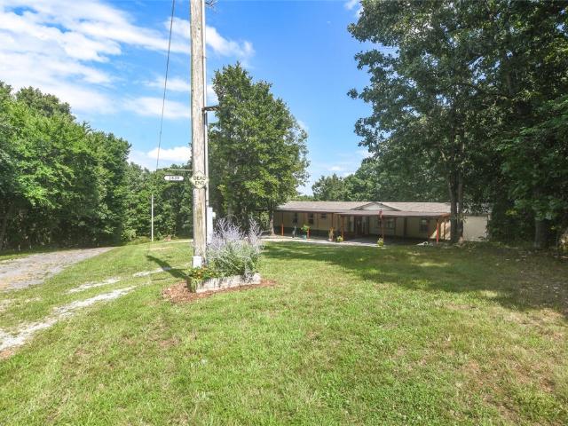 House for sale in Kansas, Delaware County