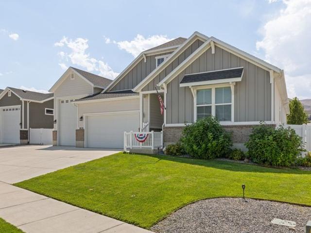 House for sale in Saratoga Springs, Utah