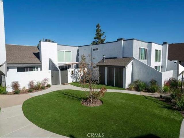 Apartment for rent in Costa Mesa, California