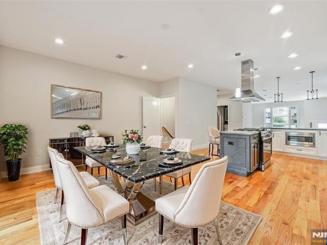 Townhouse for sale in Cliffside Park