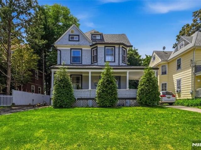 House for sale in Hackensack, New Jersey