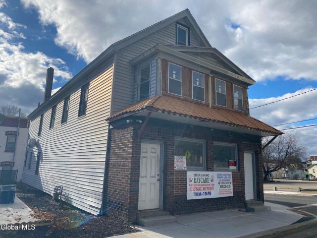 House for sale in Amsterdam, New York