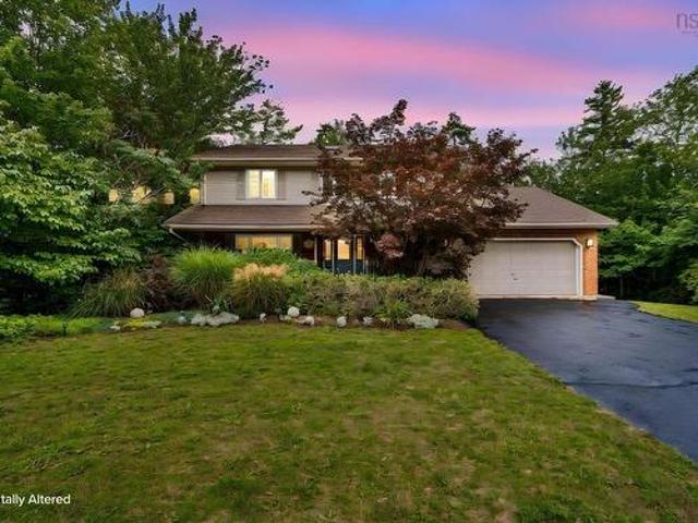 House for sale in Paper Mill Lake, Bedford
