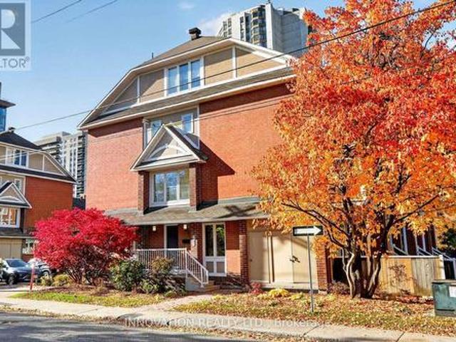 Townhouse for rent in Somerset, Ottawa