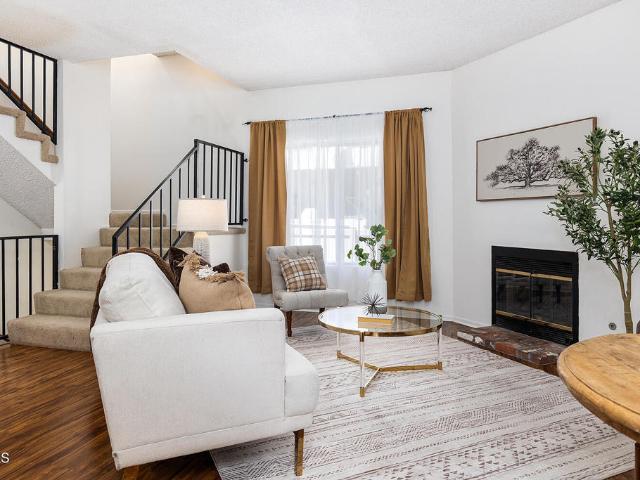 Townhouse for sale in Pasadena, California