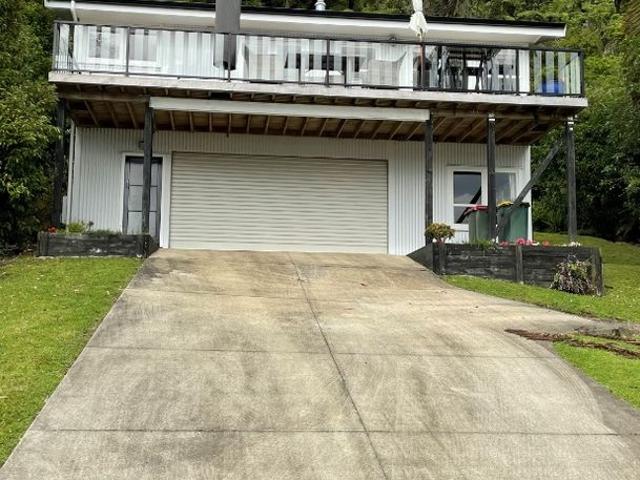 House for rent in Lake Rotomā, Rotorua Lakes District