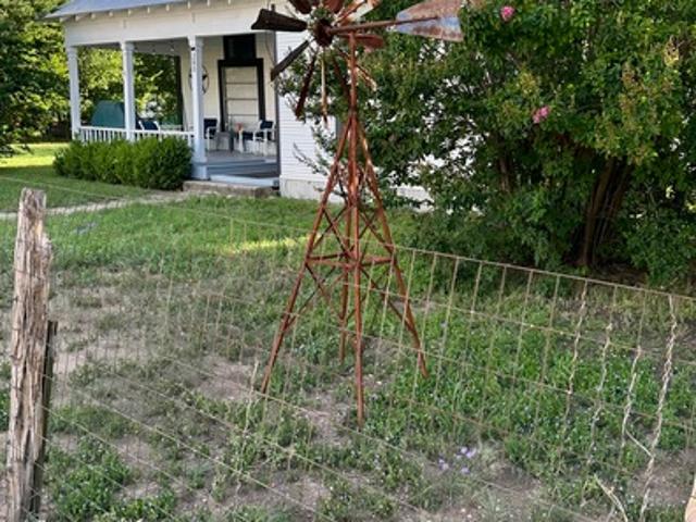 Commercial for sale in Utopia