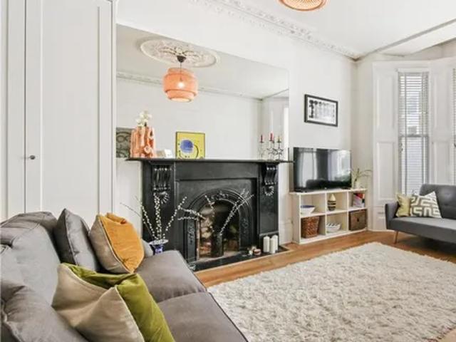 Apartment for rent in North Kensington, Greater London