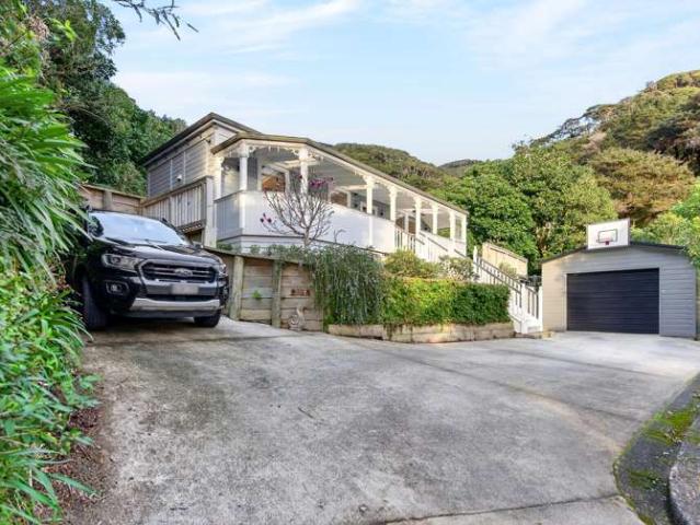 House for sale in Days Bay, Wellington
