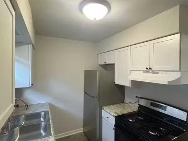 Condo for rent in Bedford Park