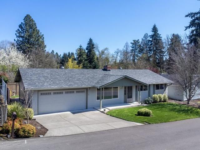 House for sale in Oregonia
