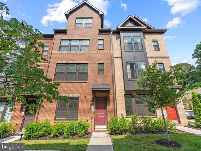 Townhouse for sale in Virginia