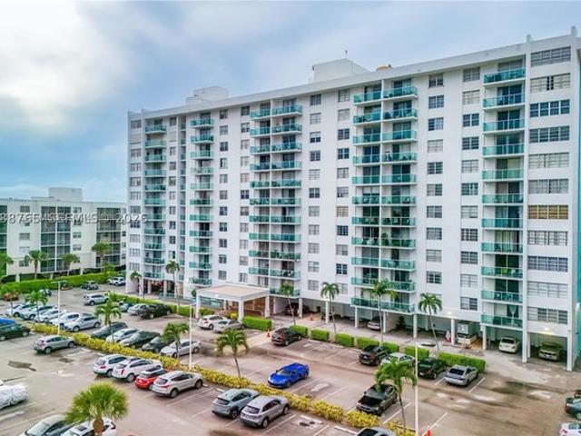 Condo for sale in North Miami Beach, Florida
