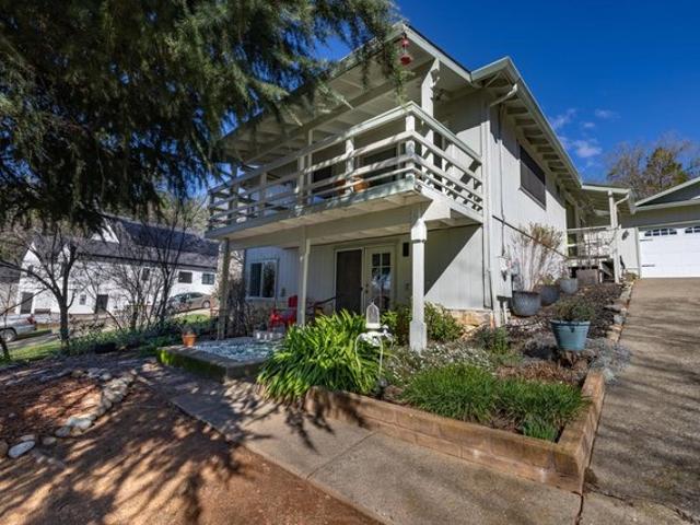 House for sale in Camino, California