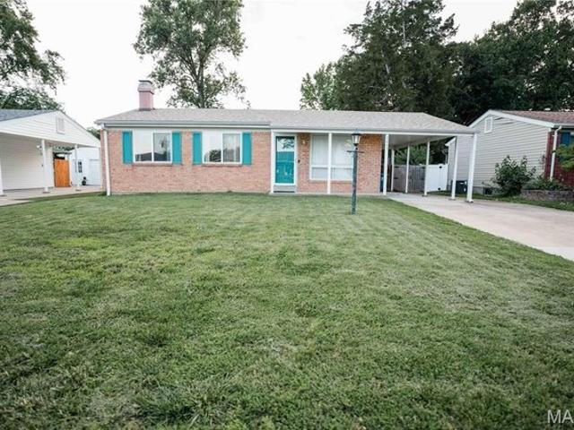 House for sale in Maryland Heights, Missouri