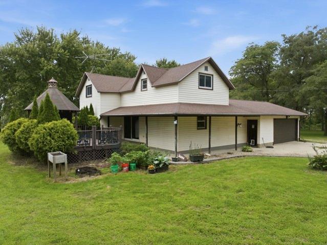 House for sale in Fredericksburg, Chickasaw County