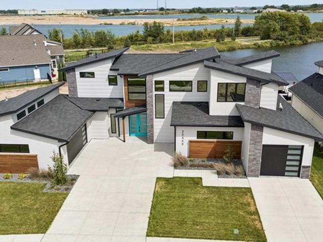 House for sale in Valley, Douglas County