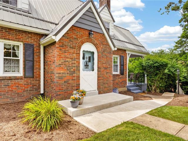 House for sale in Allison Park, Pennsylvania