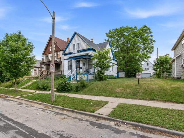 House for sale in Milwaukee, Wisconsin
