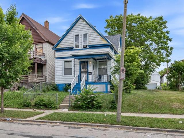 House for sale in Milwaukee, Wisconsin