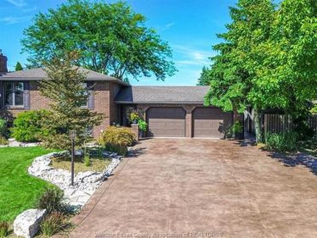 House for sale in Amherstburg, Ontario
