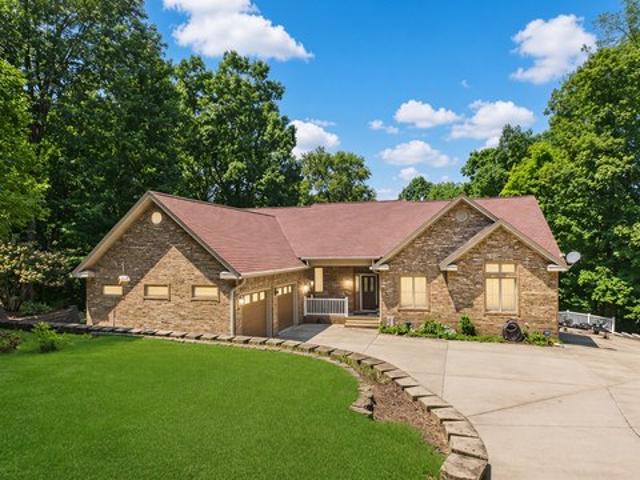 House for sale in Cadiz, Trigg County