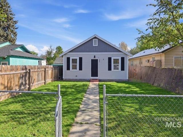 House for sale in Notus, Idaho