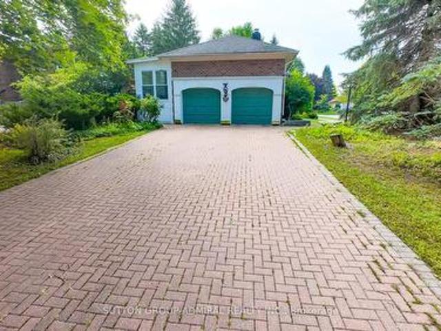 House for sale in Aurora, Golden Horseshoe