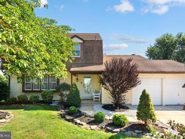 House for sale in Tenbytowne Apartments, Delran Township