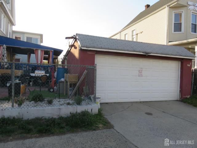 House for sale in Perth Amboy, New Jersey
