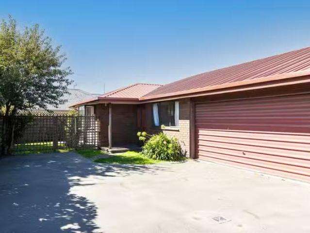 House for sale in Chaslands, Canterbury