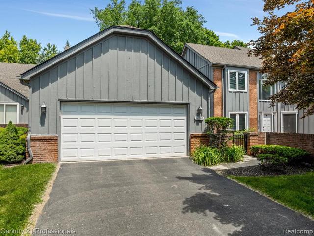 Condo for sale in Farmington