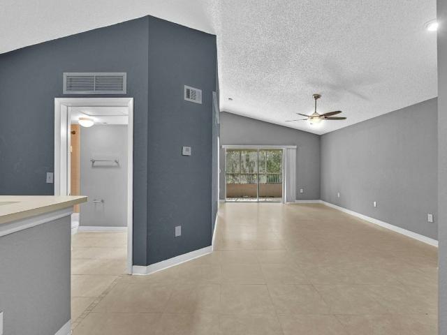 Condo for rent in Oakland Park, Florida