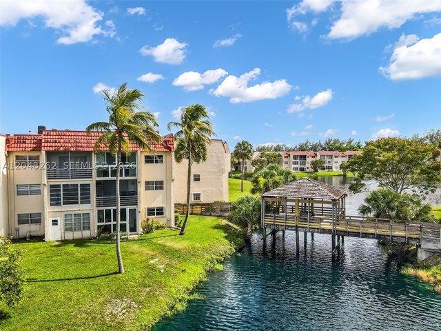Condo for sale in Sunrise, Florida