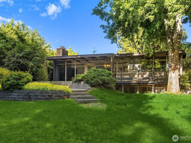 Property for rent in Medina, Washington