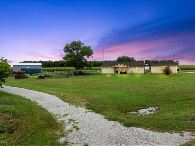 House for sale in Mount Calm, Texas