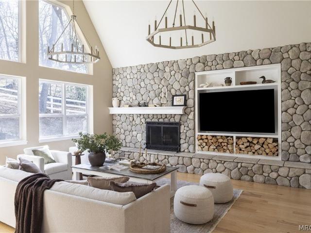 House for sale in Cedar Glen, California