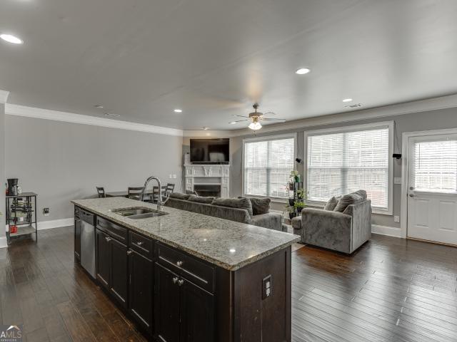 Townhouse for sale in Scottdale, Georgia