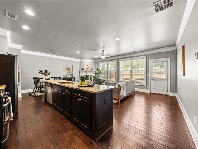 Townhouse for sale in Scottdale, Georgia