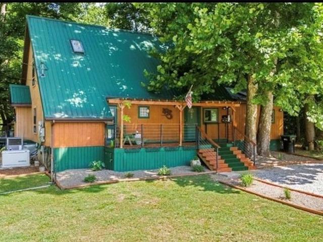 House for sale in Elizabeth, West Virginia